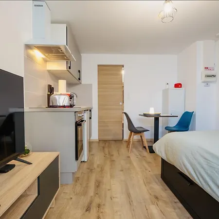 Cocoon, Calme Au Centre-ville De Cognac, Proche Commerces Et Charente