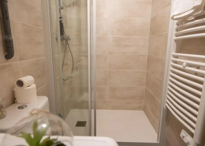 Appartement Cocoon, Calme Au Centre-ville De Cognac, Proche Commerces Et Charente