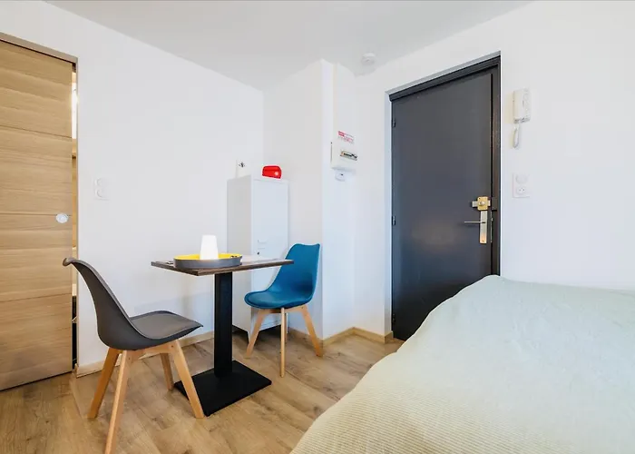 Cocoon, Calme Au Centre-ville De Cognac, Proche Commerces Et Charente * Cognac